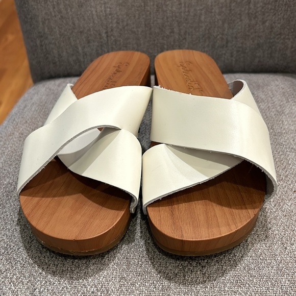 Splendid Platform Sandal - Picture 2 of 5